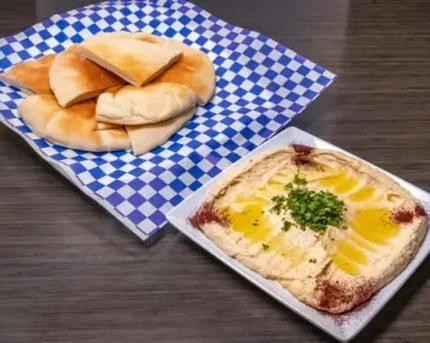 Hummus With Pita Bread